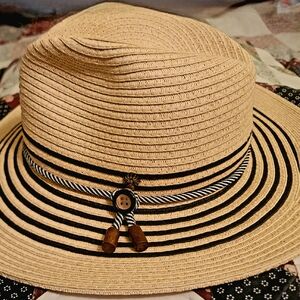 TOMMY BAHAMA Womens New without tags Sun Hat Natural with black detail $30